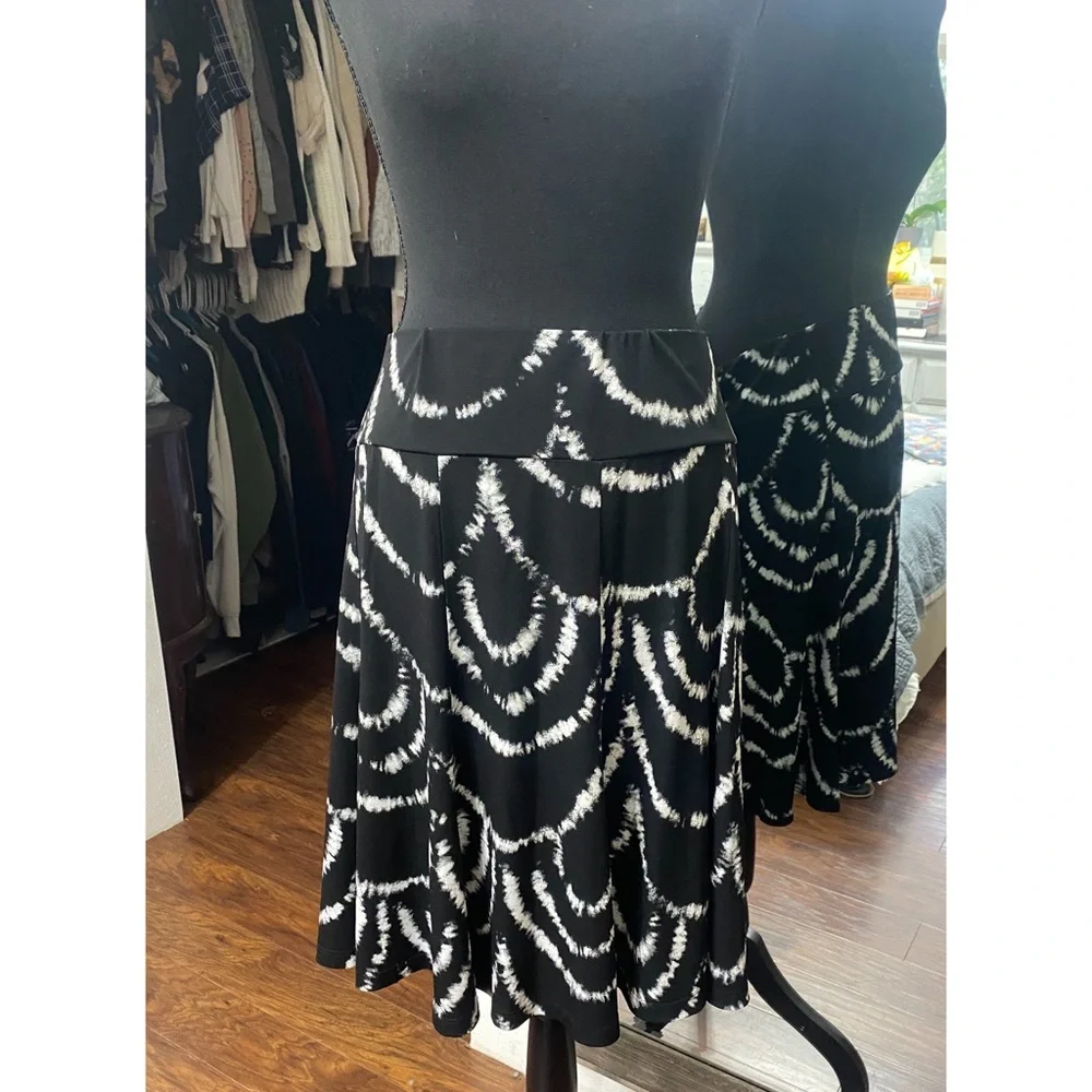 Dressbarn | Scalloped Scale Mermaid Print Circle Skirt Black White 90s Y2K Boho